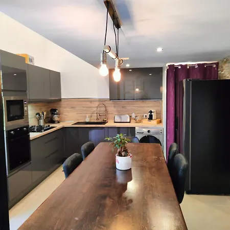 Maison Piscine Jeux A La Campagne